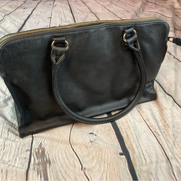 Cheetah Print Design Shoulder Bag with Locket - Picture 2 of 8